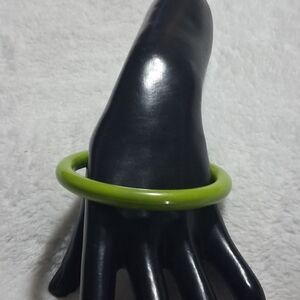 Vintage Vibrant Green Acrylic Bangle Bracelet
